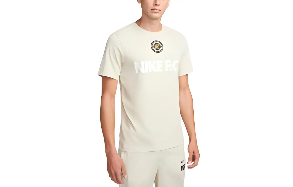 Nike T-Shirts Men's Ivory Crew Neck Moderate Straight Fit