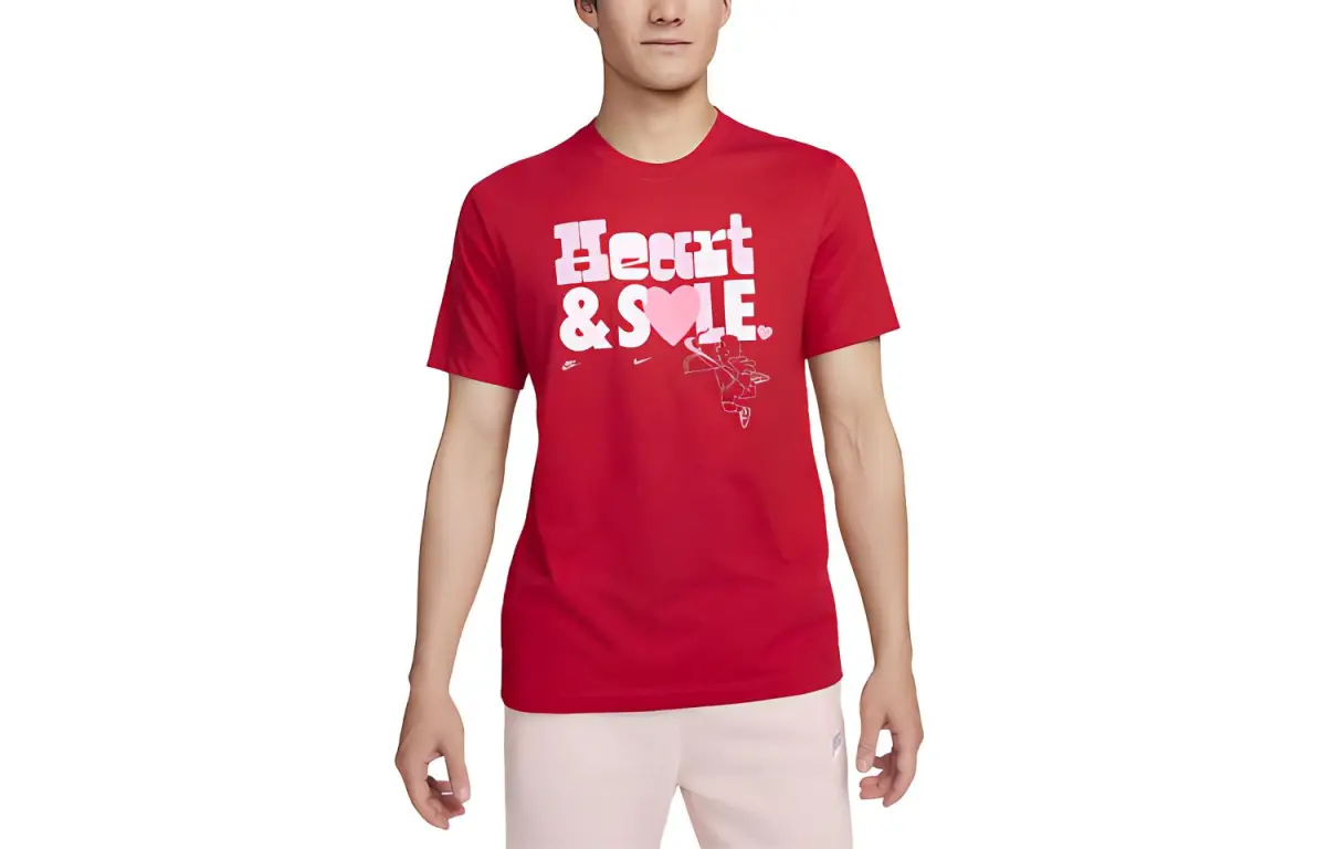 Nike T-Shirts Men's Red Crew Neck Moderate Straight Fit