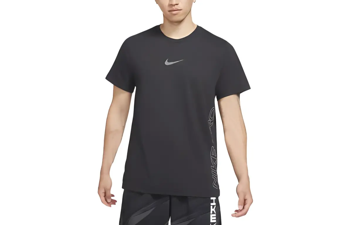 Nike T-Shirts Men's Black Crew Neck Moderate Straight Fit