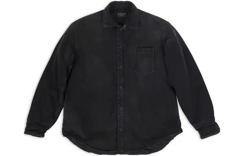 logo-embroidered shirt
