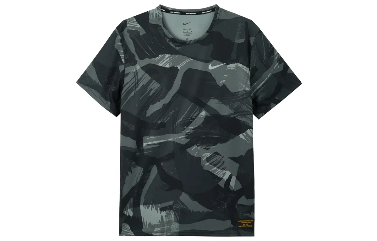 Nike T-Shirts Men's Black Crew Neck Moderate Straight Fit