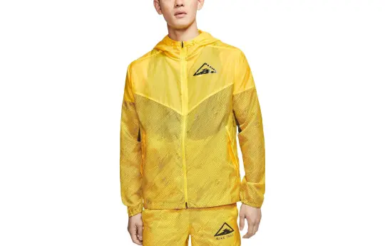 Nike Sun Protection Clothing Men's Yellow
