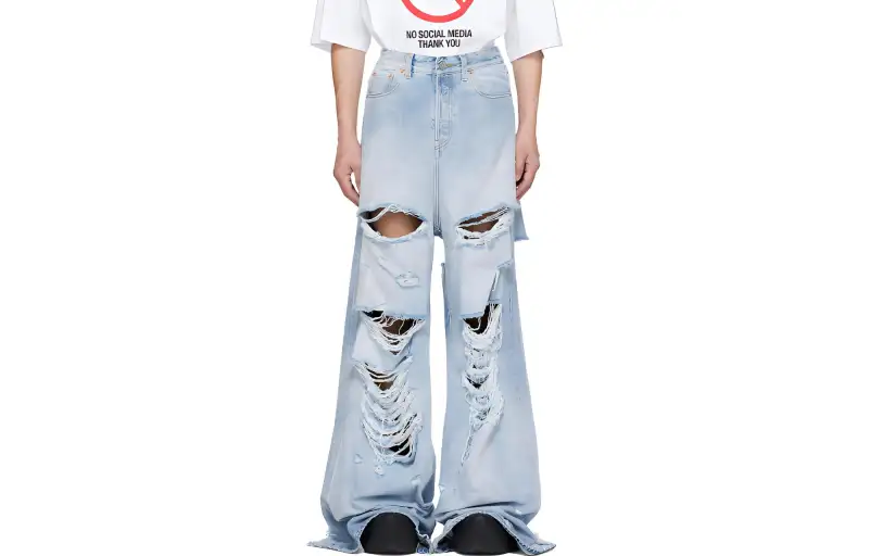 Vetements Jeans Men's Light Blue Moderate Ripped Pants