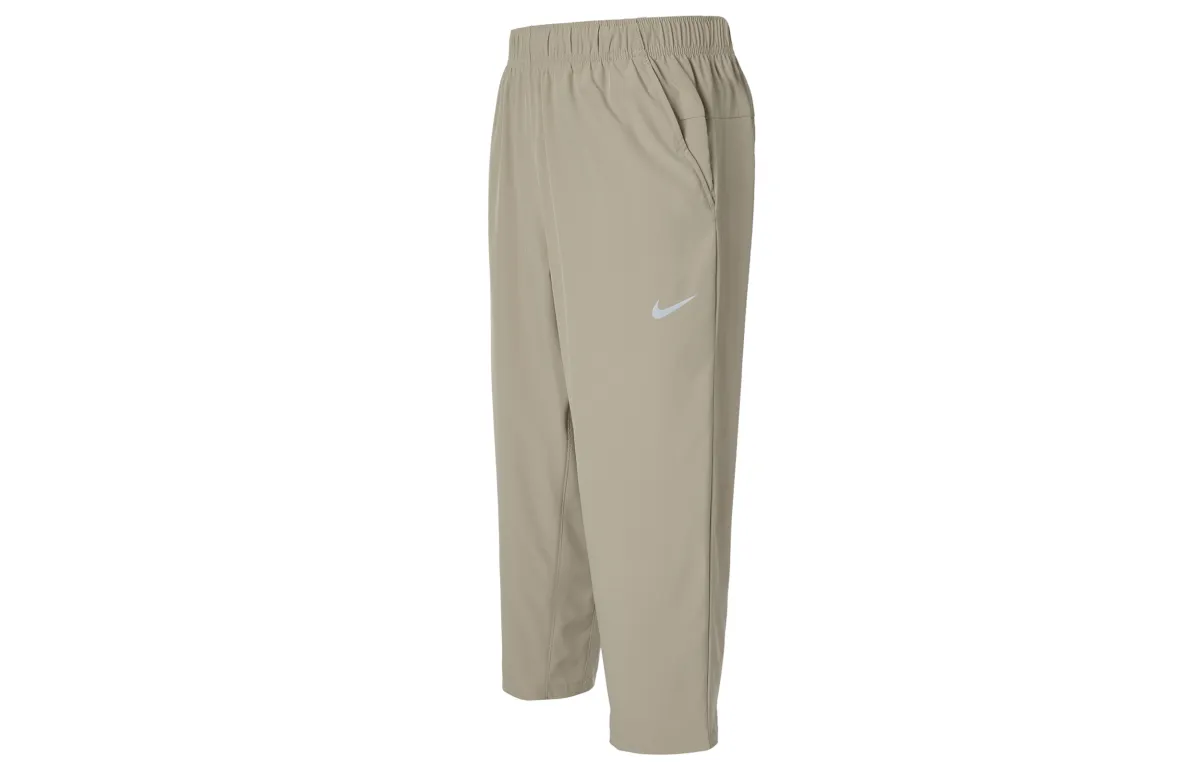 Nike Casual Pants Men's Khaki Moderate Straight Fit Pants