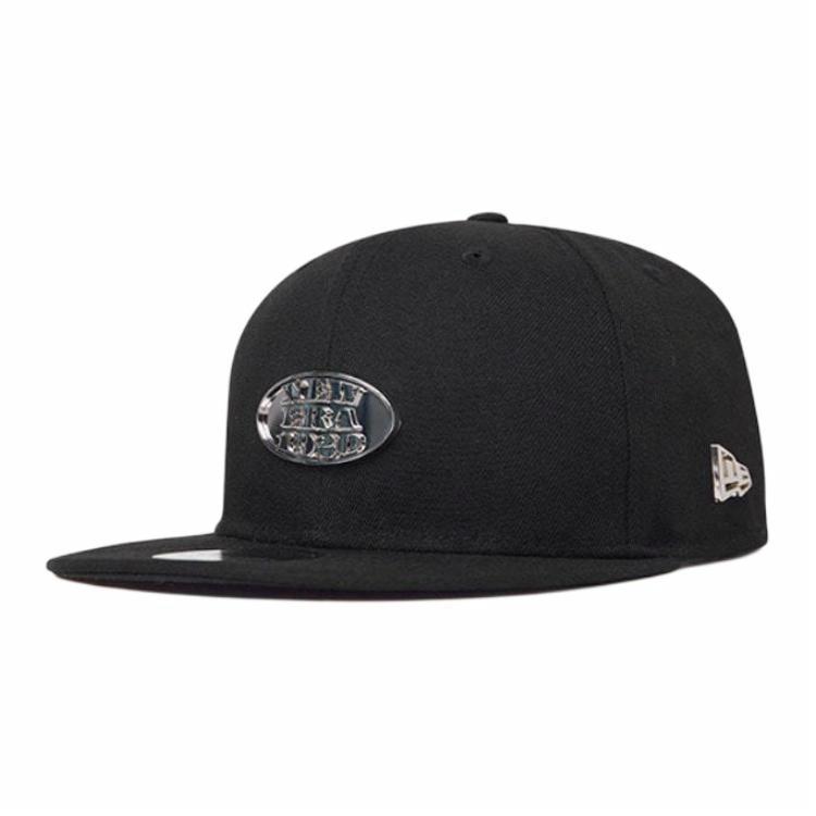 Кепка New Era Silver Badge (черная)