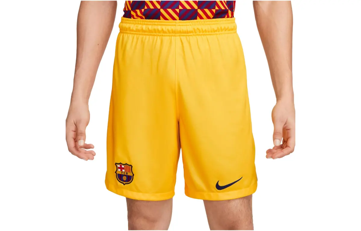 Nike Casual Shorts Men's Yellow Moderate Straight Fit Pants