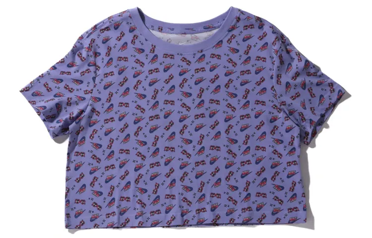 Nike Crop Tops Women's Crew Neck Moderate Straight Fit