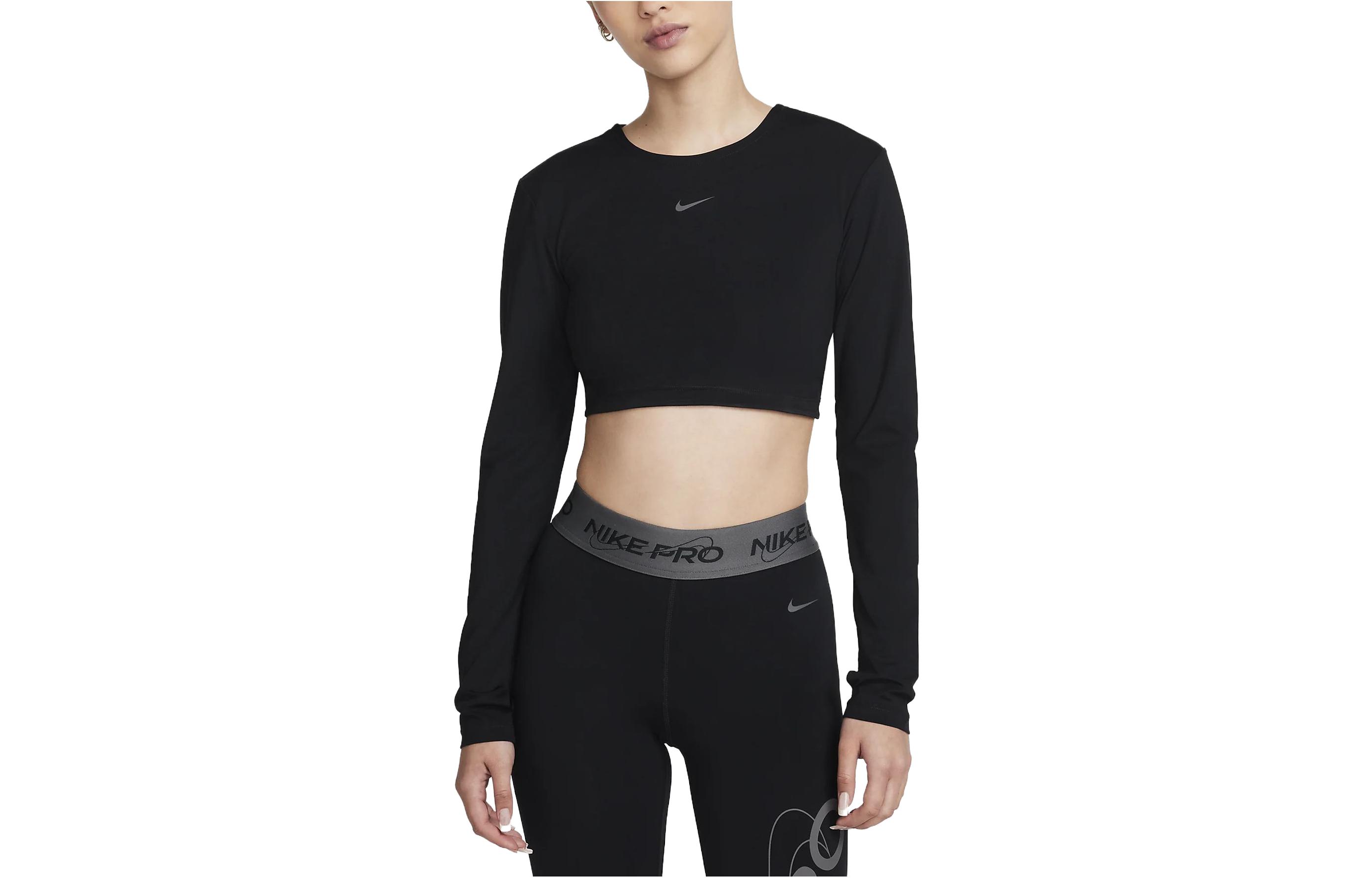 Женская футболка Nike (черная)