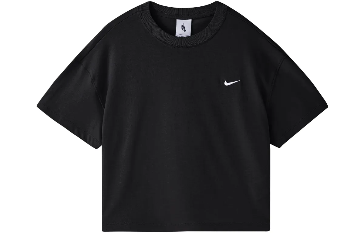 Nike Crop Tops Women's Black Crew Neck Moderate