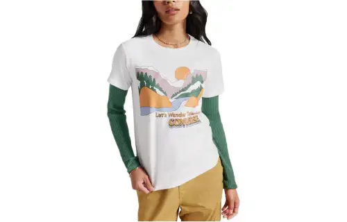Converse T Shirts Women's White Crew Neck Moderate Straight Fit