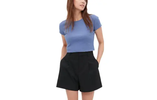 UNIQLO Crop Tops Women's Purple Crew Neck Moderate