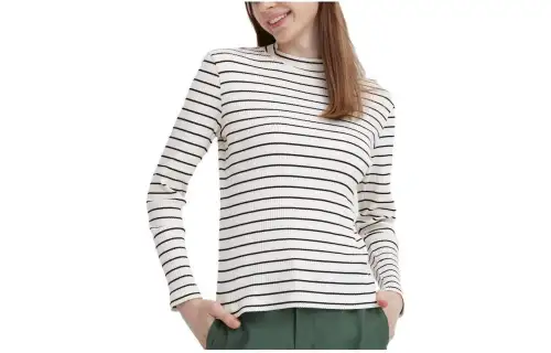 UNIQLO T Shirts Women's White Turtleneck Moderate Other
