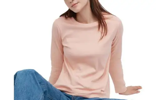 UNIQLO T Shirts Women's Pastel Pink Crew Neck Moderate Other