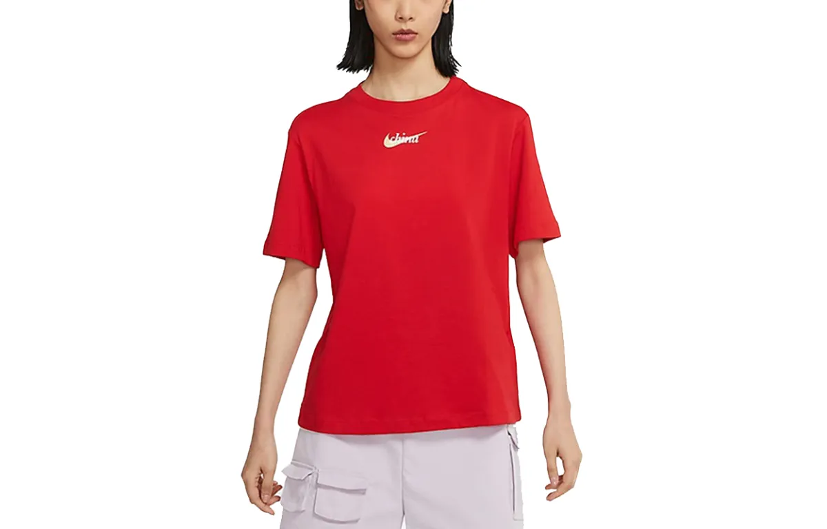 Nike T-Shirts Women's Red Crew Neck Moderate Straight Fit