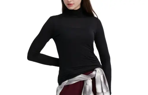 UNIQLO T Shirt Women's Tranquil Black