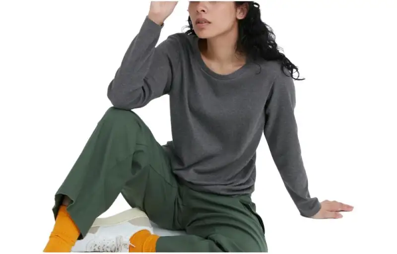 UNIQLO T Shirts Women's Dark Gray Crew Neck Moderate Straight Fit
