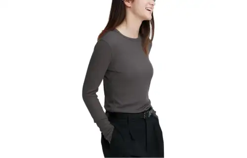 UNIQLO T Shirts Women's Asphalt Gray Crew Neck Thin Straight Fit