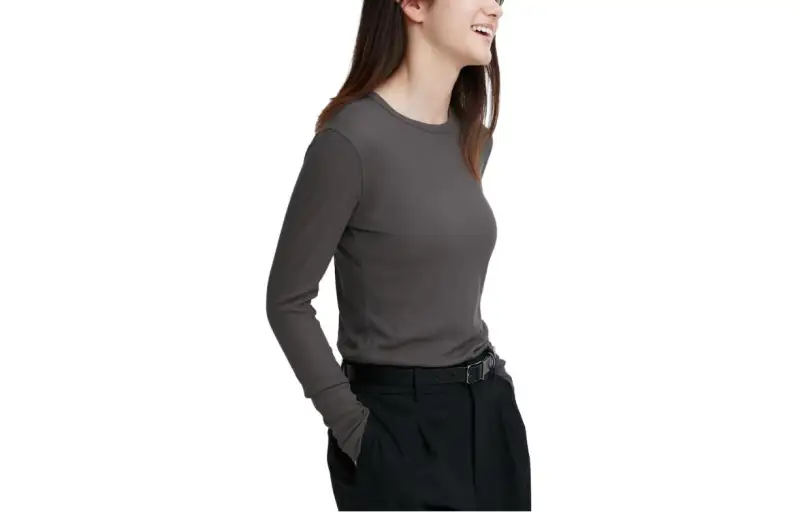 UNIQLO T Shirts Women's Asphalt Gray Crew Neck Thin Straight Fit