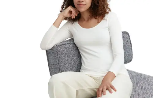 UNIQLO T Shirts Women's Milk White Crew Neck Moderate Straight Fit