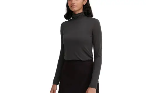 UNIQLO T Shirts Women's Truffle Gray Crew Neck Moderate Straight Fit