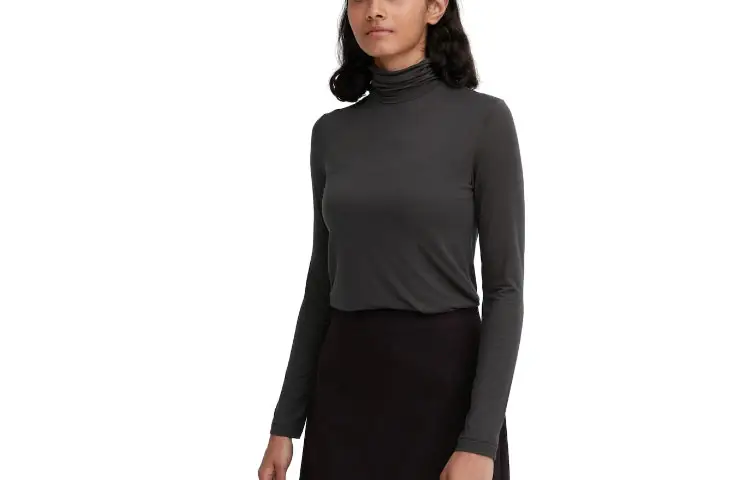 UNIQLO T Shirts Women's Truffle Gray Crew Neck Moderate Straight Fit