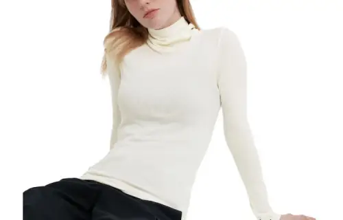 UNIQLO T Shirts Women's Milk White Lapel Moderate Straight Fit