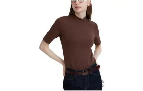 UNIQLO T Shirt Women's Chestnut