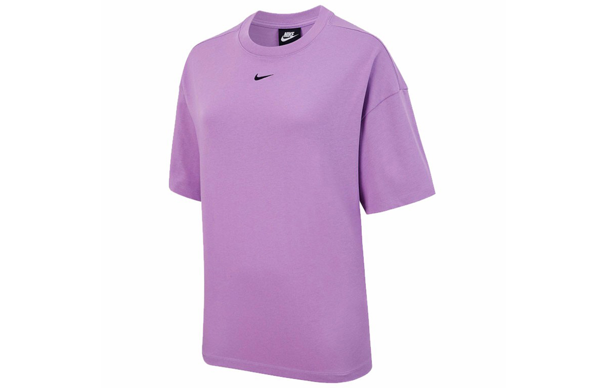 Женская футболка Nike Sportswear Essentials (фиолетовая)