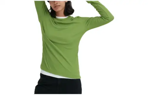 UNIQLO T Shirts Women's Green Crew Neck Thin Straight Fit