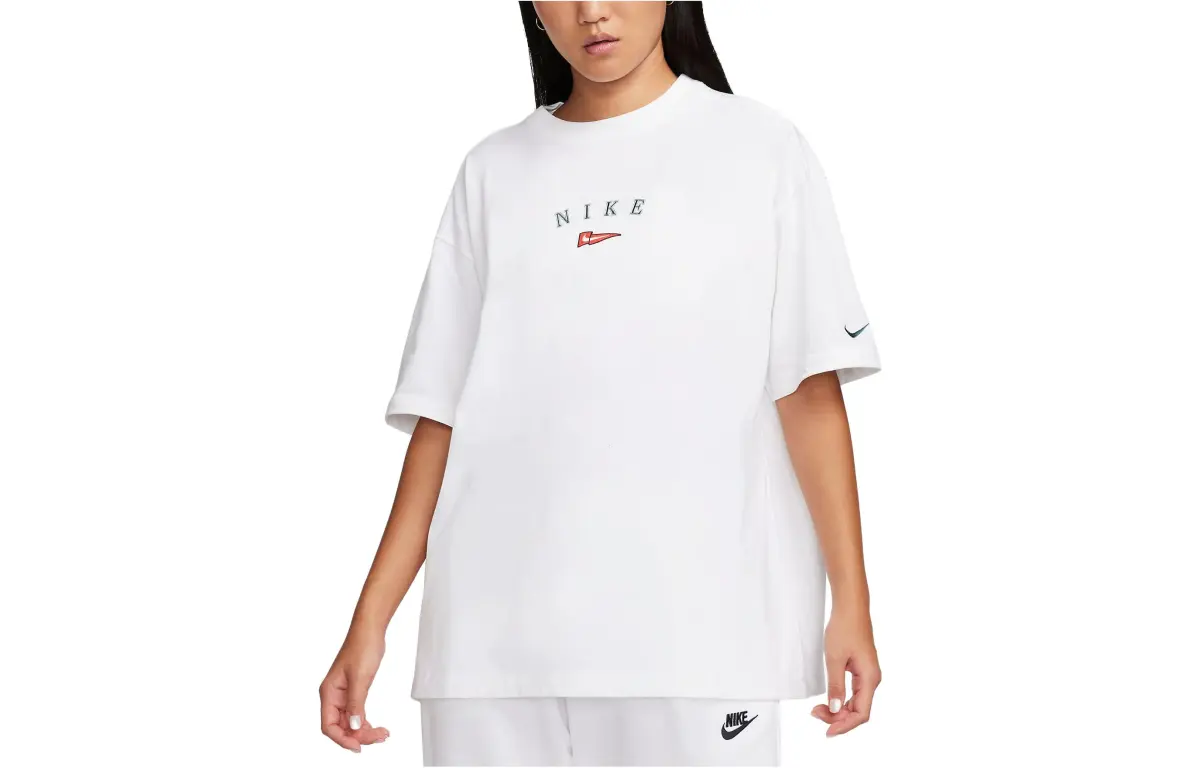 Nike T-Shirts Women's White Crew Neck Moderate Straight Fit
