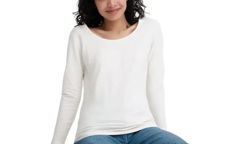 UNIQLO T Shirts Women's Pearl White Crew Neck Moderate Straight Fit