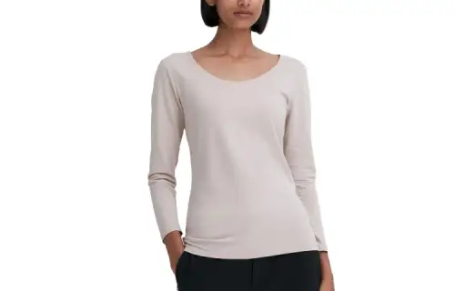 UNIQLO T Shirts Women's Star Gray Crew Neck Moderate Straight Fit