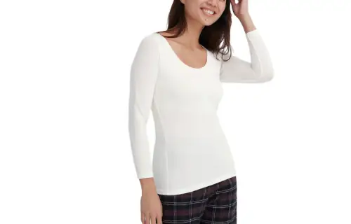 UNIQLO T Shirts Women's Ivory