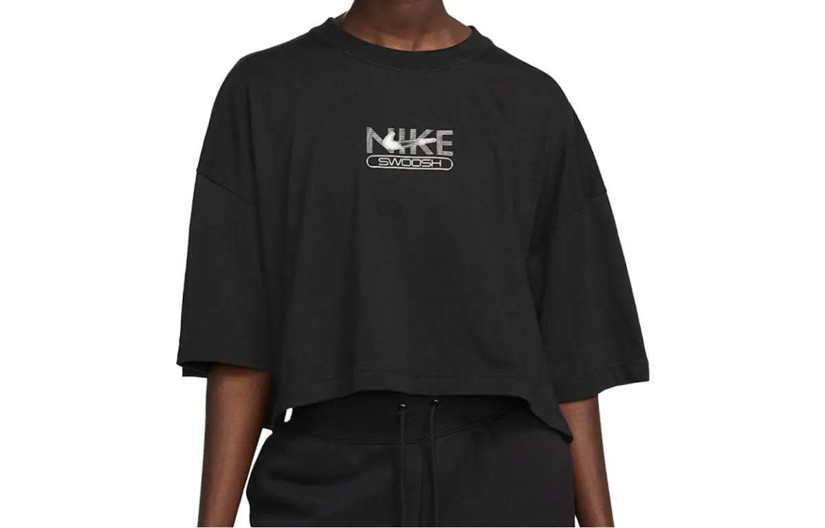 Nike Crop Tops Women's Black Crew Neck Moderate