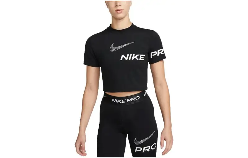 Nike Crop Tops Women's Black Crew Neck Moderate