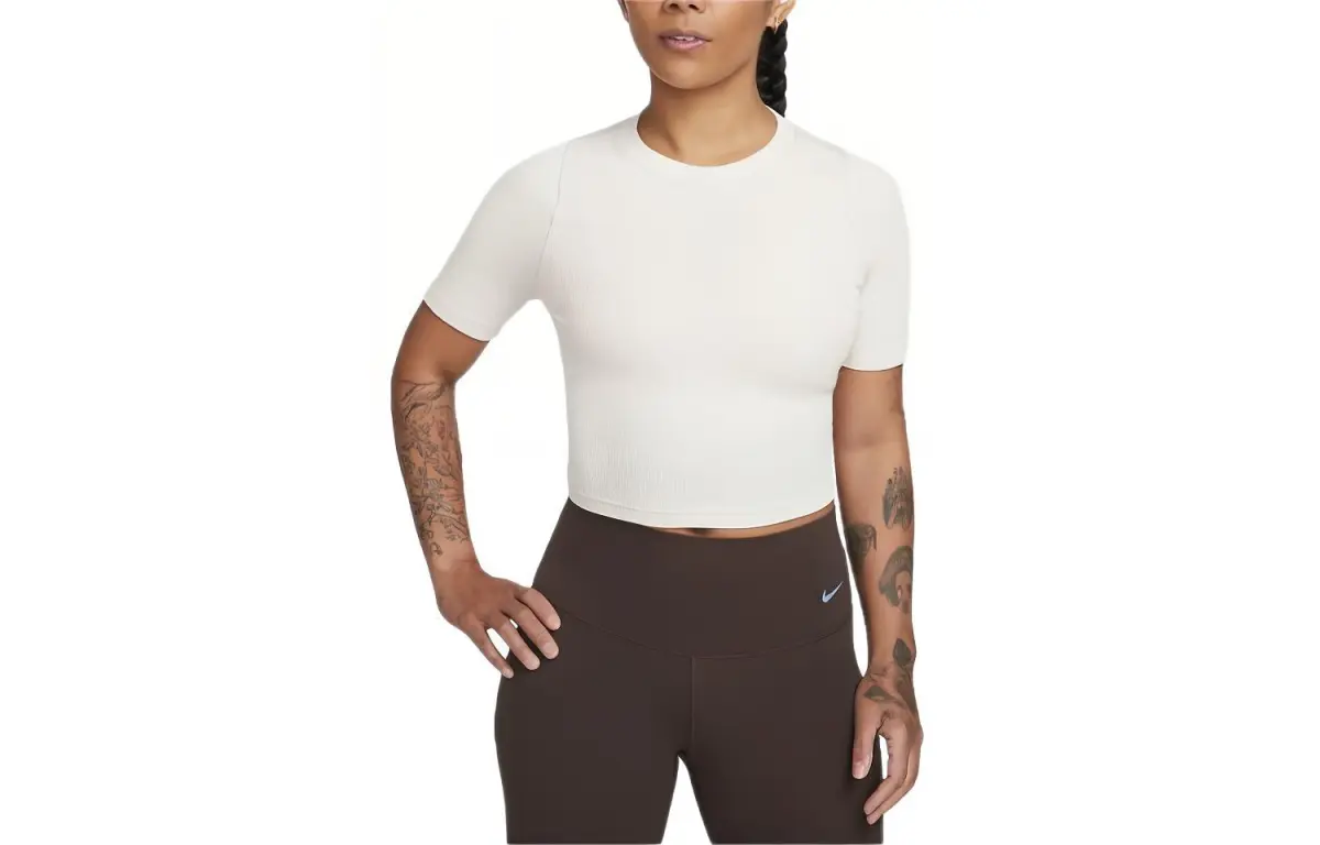 Nike T-Shirts Women's Ivory Crew Neck Moderate Straight Fit