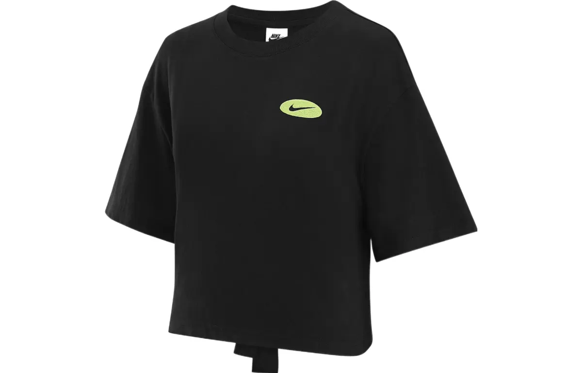 Nike T-Shirts Women's Black Crew Neck Moderate Nipped-in Waist