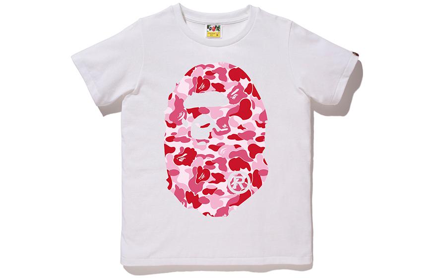 Женская футболка A BATHING APE A BATHING APE T (белая с камуфляжем)