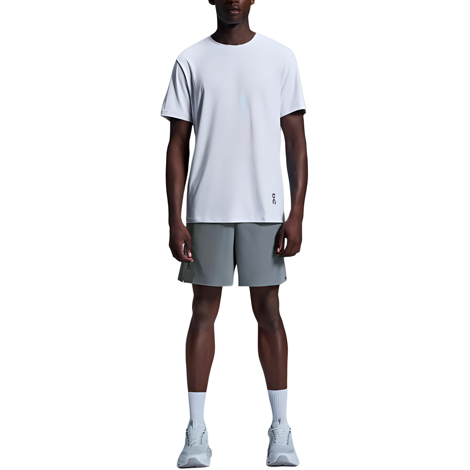 On elasticated focus shorts