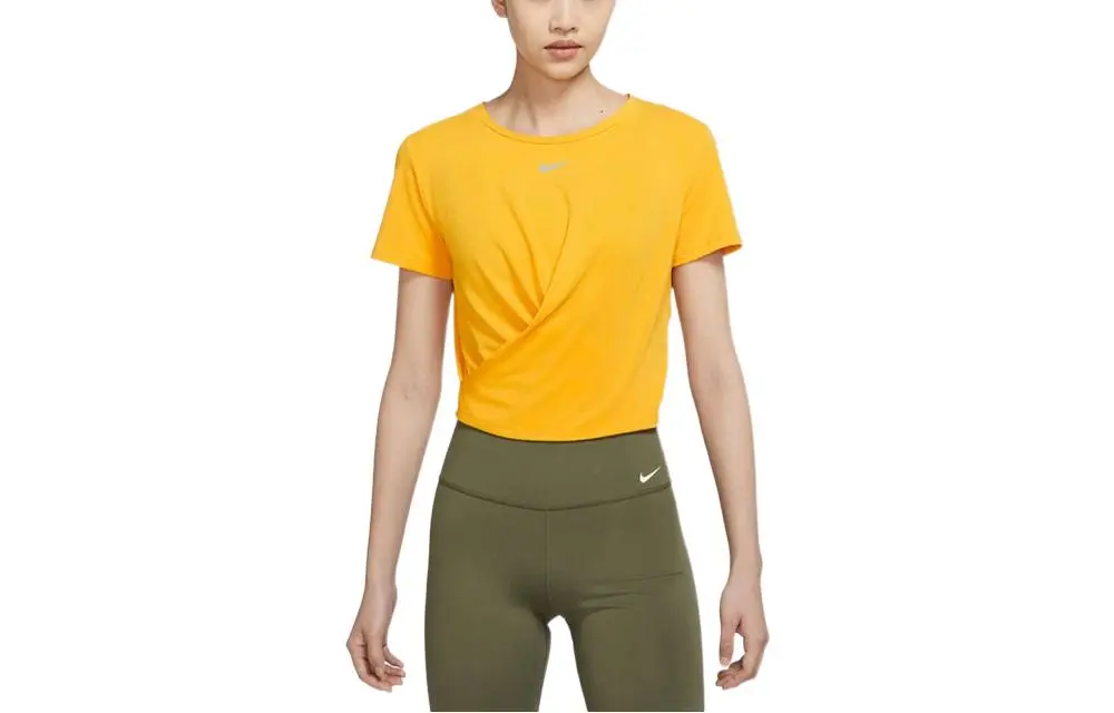 Nike Dri-Fit T-Shirts Women's Yellow Crew Neck Moderate Nipped-in Waist