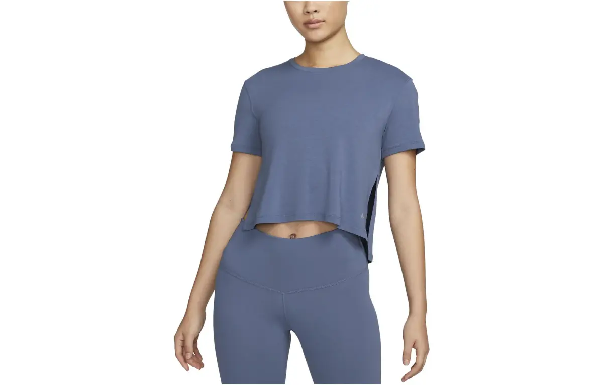 Nike T-Shirts Women's Blue Gray Crew Neck Moderate Straight Fit