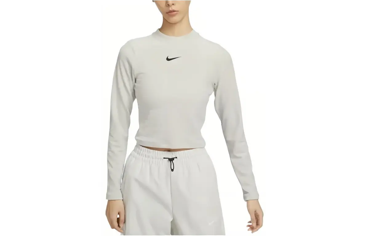 Nike Women'ss Pullover Cropped Retro Crewneck T-Shirt Beige