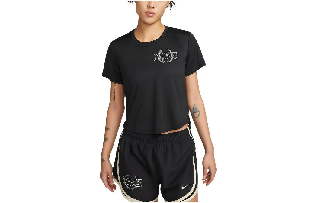 Nike Dri-Fit T-Shirts Women's Black Crew Neck Moderate Straight Fit