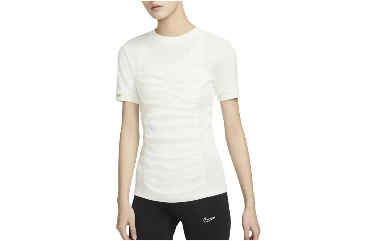 Nike T-Shirts Women's White Crew Neck Moderate Nipped-in Waist