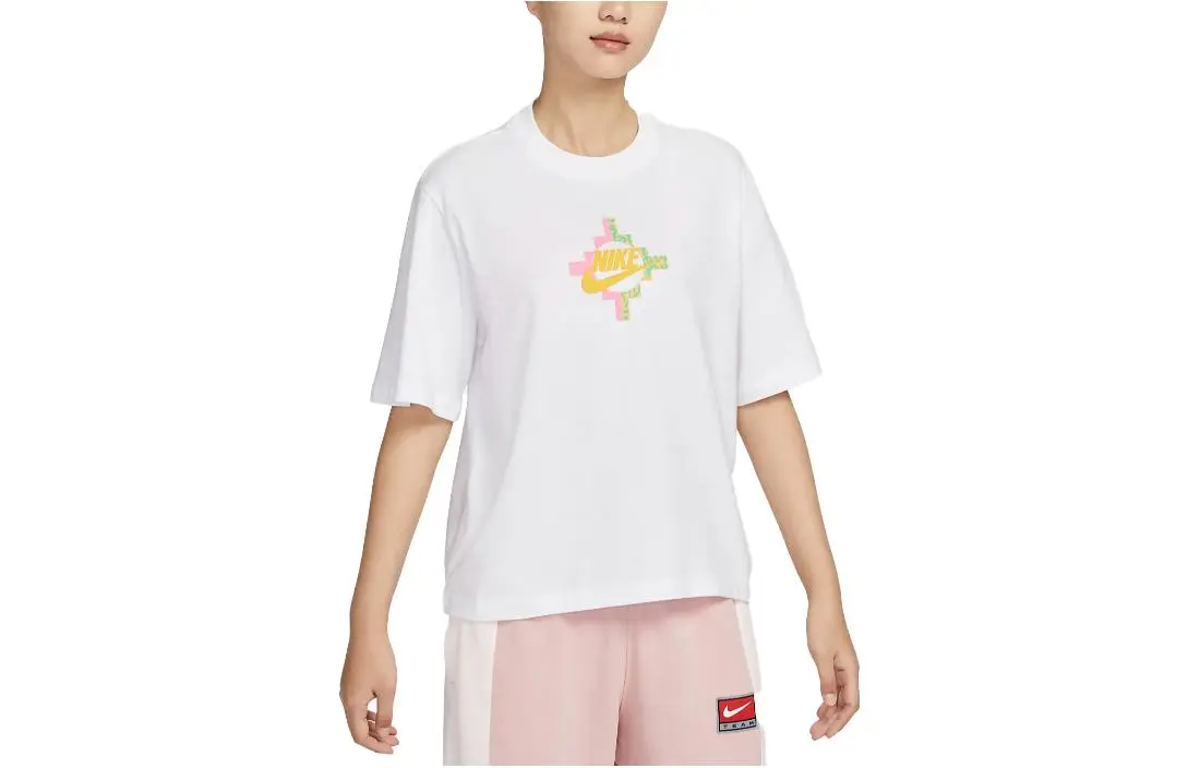 Nike T-Shirts Women's White Crew Neck Moderate Straight Fit