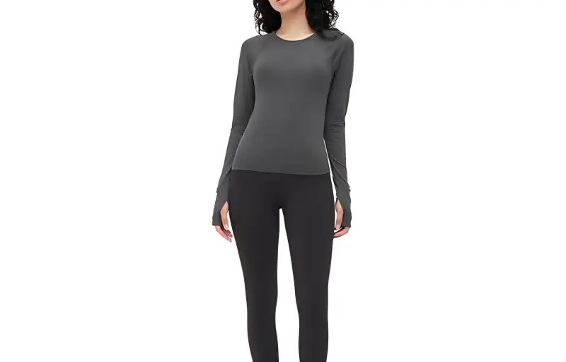 UNIQLO T Shirts Women's Asphalt Gray Crew Neck Moderate Straight Fit