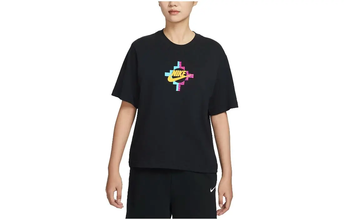 Nike T-Shirts Women's Black Crew Neck Moderate Straight Fit