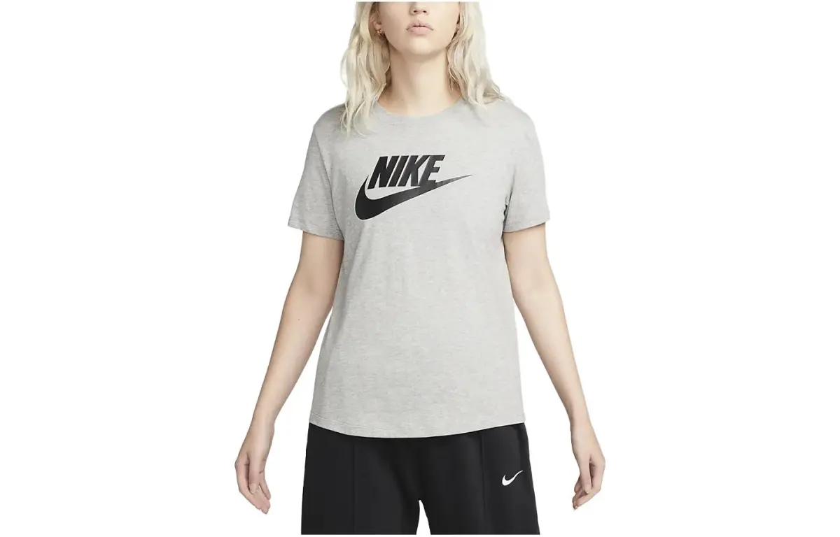 Nike Sportswear Essentials Women's Logo T Shirt