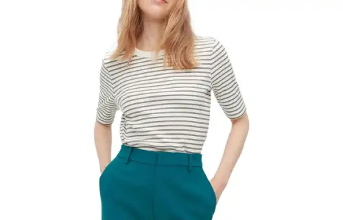 UNIQLO T Shirts Women's White Crew Neck Moderate Straight Fit
