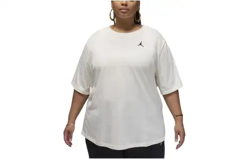 JORDAN Essentials Women's Girlfriend T-Shirt Plus Size